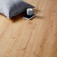 mackay natural oak effect laminate flooring 2467 m pack