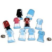 Manchester City Retro Kit Badge Gift Set