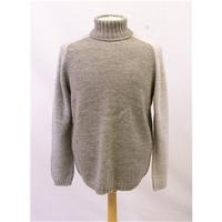 matnque size l four shades of grey pullover