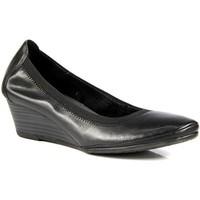 Marco Tozzi Skórzane Czarne NA 2230026 women\'s Court Shoes in black