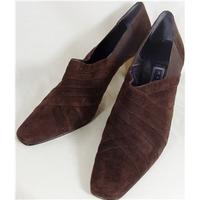 Magrit - size 40 (6.5) - chocolate - heeled slip-on shoes