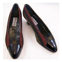 Maripe - size EUR 42 UK 8/9 - sage, burgundy, black stripe court shoe