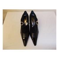 Mary G By Ultimate Collection, BNWT, Size 6, Black Shoes