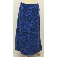 Marie Designs Creation Size M Blue Patterned Skirt