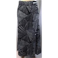 Marks & Spencer Size 14 Black and White long skirt M&S Marks & Spencer - Size: 14 - Black - Long skirt