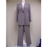 Marks and Spencer Tailoring beige polyester trouser suit size 16 petite/short Marks and Spencer - Beige