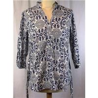 Marks and Spencers Size 12 Blue and White Floral Print Blouse Marks and Spencers - Size: 12 - Multi-coloured - Blouse