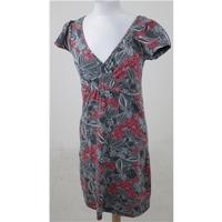 Mantaray - Size: 10 - Grey and pink floral jersey knit dress