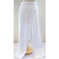 marks spencer size 18 long white trousers