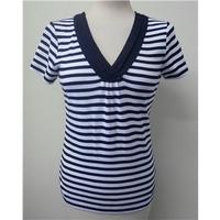 maine size 10 black white striped t shirt