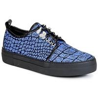 McQ Alexander McQueen CHRIS men\'s Shoes (Trainers) in blue
