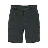 Mens Washed Green Pleated Slim Cotton Shorts, Green