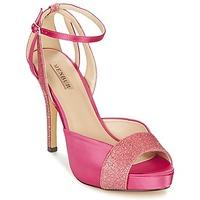 Menbur ARENALES women\'s Sandals in pink