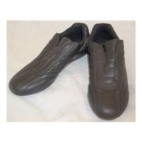 Mercury Size 11 Black Slip-On Shoes