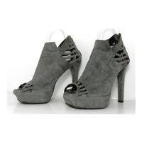 mechante for william tempest size 6 light grey suede cut out peep toe  ...