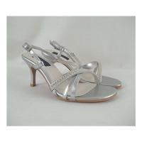 Meadows bridal shoes size 4 ( Euro 37)