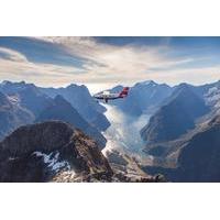 Milford Sound Tour with Flight, Cruise and Jet Boat Adventure from Queenstown