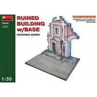 Miniart 1:35 - Ruined Building W/ Base