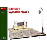 Miniart 1:35 - Street With Park Wall Diorama