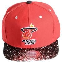 Mitchell And Ness Casquette Miami Heat Red Logo Black / Red EU180 women\'s Cap in red
