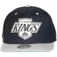 Mitchell And Ness Cap Los Angeles Kings Black / Grey V2 women\'s Cap in black