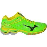 Mizuno Wave Lightning RX3 men\'s Sports Trainers (Shoes) in Yellow