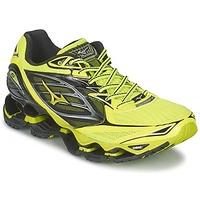 Mizuno WAVE PROPHECY 6 men\'s Running Trainers in yellow