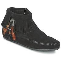Minnetonka CONCHO FEATHER SIDE ZIP BOOT women\'s Mid Boots in black