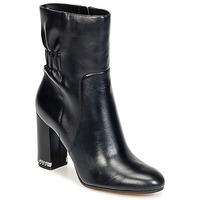 MICHAEL Michael Kors DOLORES BOOTIE women\'s Low Ankle Boots in black