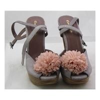 Miss Selfridge, size 4 lilac kigh heeled platform sandlas