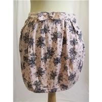 Miss Selfridge Size 10 Pink Bow and Heart Pattern Tulip Skirt