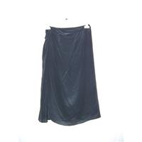 minuet size 8 black calf length skirt