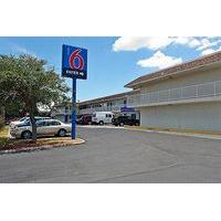 Motel 6 Corpus Christi East - N. Padre