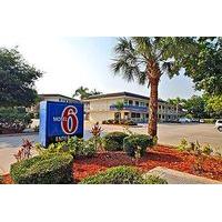 Motel 6 Bradenton