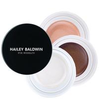 model co hailey baldwin on the glow cream highlighter bronze 45g