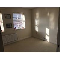 Modern Room in 3 storey townhouse, w/Bills Incl, near the business park Elegant double bedroom wit