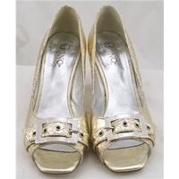 mono 2 size 9 gold peep toe shoes