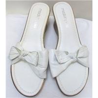 Moda In Pelle Size 8 White Leather Bow Detail Platform Wedges