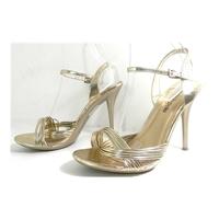 Moda In Pelle Size 7 Metallic Gold Ankle Strap Heeled Shoes