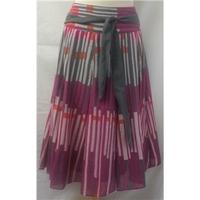 Monsoon - Size: 10 - Pink - Patterned skirt
