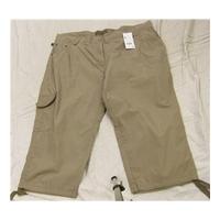 mountain equipment beige cropped trousers size 20