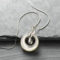 Mother­of­pearl Ring Pendant