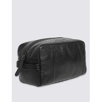 ms collection pebble grain leather washbag