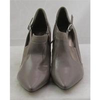 ms collection size 5 brown high heeled shoes