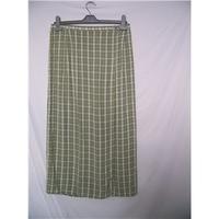 M&S Marks & Spencer - Size: 14 - Green - Long skirt