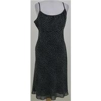 ms size 14 black and white spotty dress