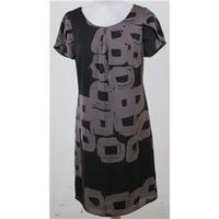 M&S Size: 8 Black & taupe shift dress