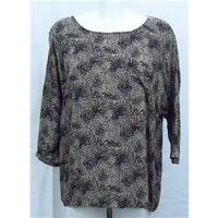 M&S loose cut black top Size 14