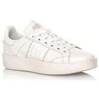 mtng 69222 c19667 action pu blanco womens shoes trainers in white