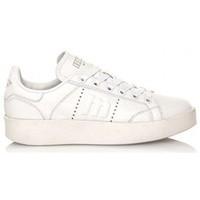 mtng 69222 c19667 action pu blanco womens shoes trainers in white